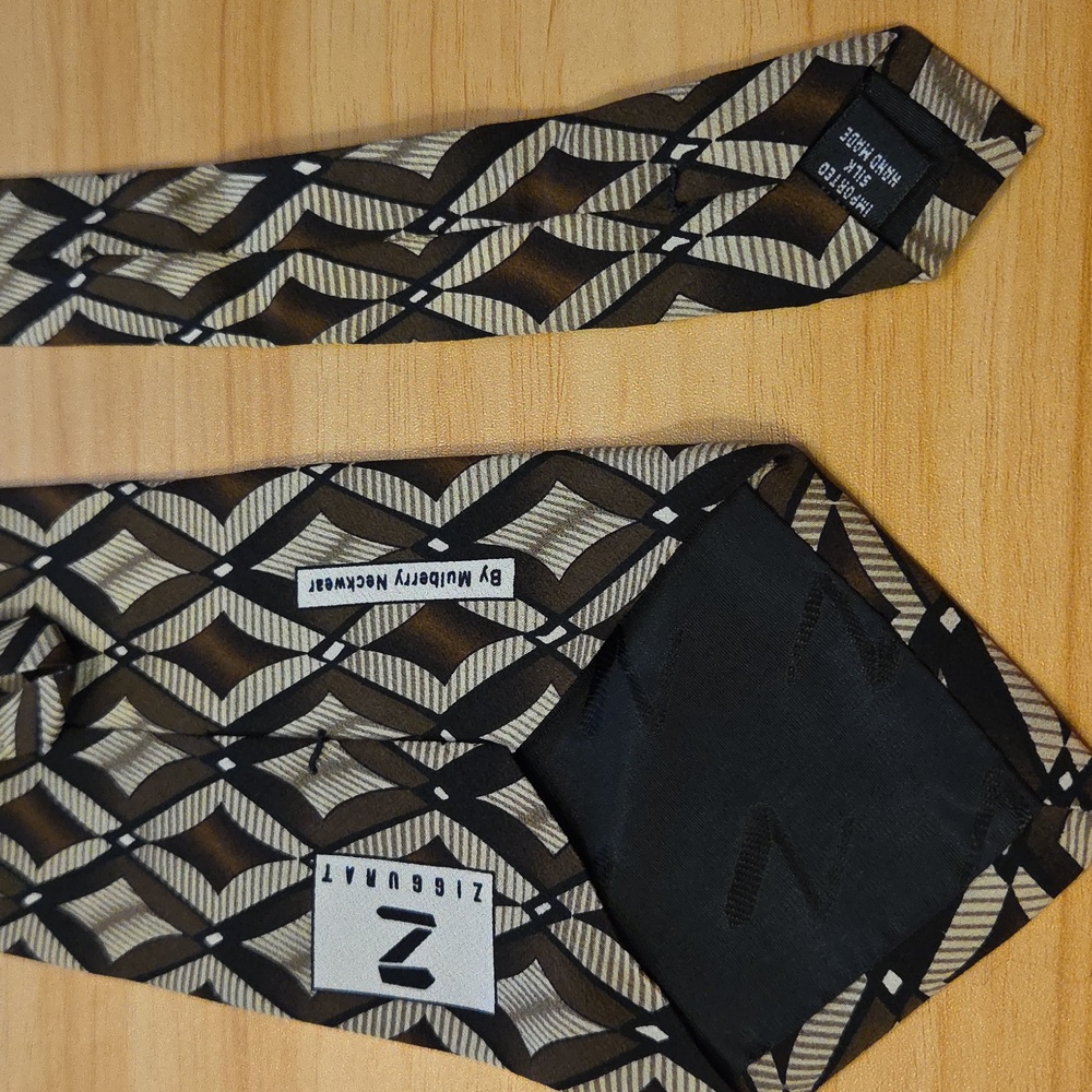 Ziggurat Vintage Silk Tie - Picture 2 of 4